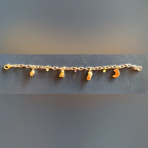 Adorable Charm Bracelet w Tiny Figures: cat, frog, person, moon, & beads! - Picture 11 of 12